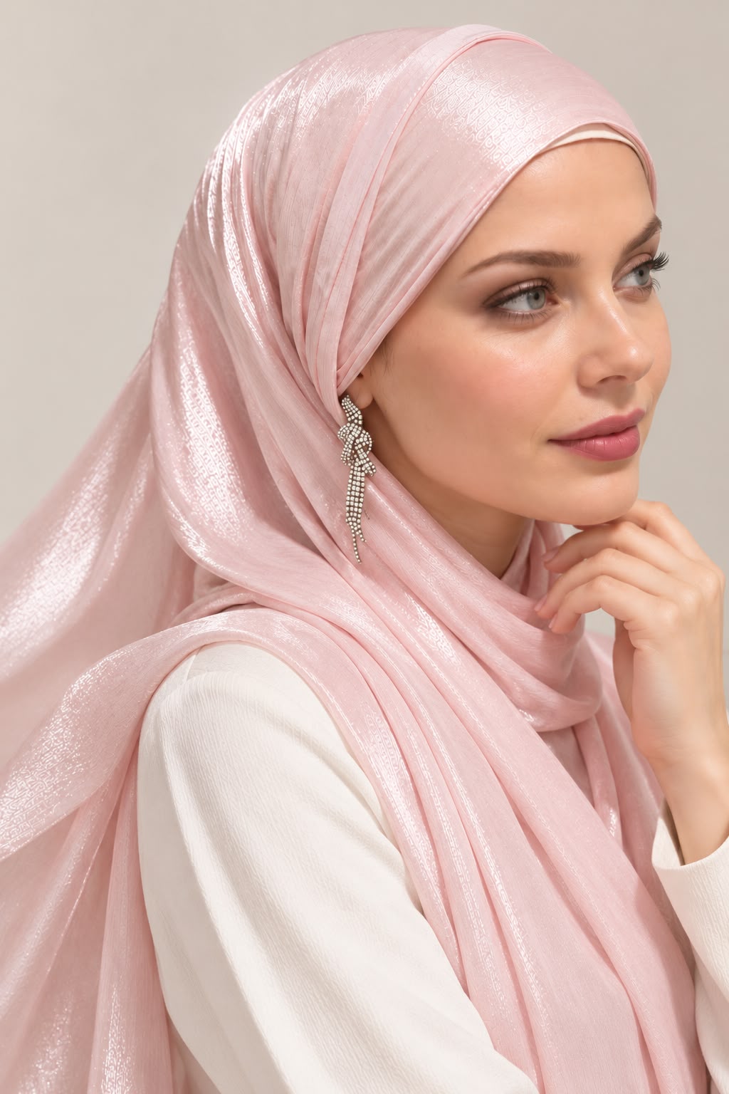 Lora Kendinden Işıltılı Organze Şal – Pudra – HÜLAYŞA ürün görseli 4