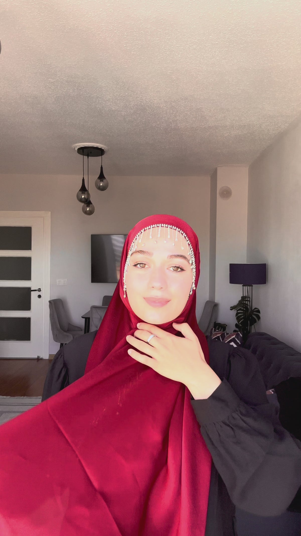 H013 İnci Sıra Detaylı Şifon Şal - Bordo - video 3